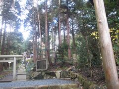 眞名井神社到着
山奥にあるとても済んだ空気の神社です
左側にお水が湧いていてとても美味しかったです
