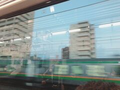 平塚駅到着
6:39
随分空が白んできた。