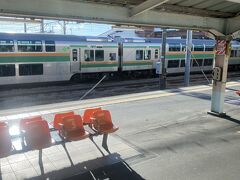 昼寝したり、この旅行記をここまでまとめたりしてたら群馬県
２階席からのホームの眺め