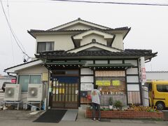 昼もかなり過ぎてしまったので、こちらのお店で昼食
高岡でうどんと言ったらこちらというほどの有名店