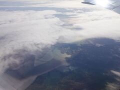 天気がイマイチですが、雲の間から浜名湖が見えました