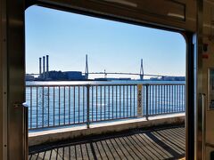 海芝浦駅到着。
想像以上に海の景観！