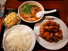 京急に乗り換えて横浜駅近くのチャイハナでランチ。
油淋鶏定食にミニラーメン付けて大満足。