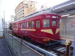 神社の近くには阪堺電車の戎町電停。
ここが終点だが、阪堺電車は天王寺へ行くのがメイン路線で、こちらは本数が少なく、とても路面電車と思えない。都会のローカル駅だ。