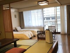 鬼怒川観光ホテル
時間は掛かりますが直行バスで往復3300円でした。