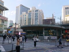 「有楽町駅 中央口」を出て銀座に向かいます。