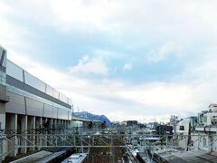 うつらうつらと糸魚川駅に到着。
気温は4.9℃。
相変わらず曇ってます。
ぱあっと晴れた日を見てみたい。
