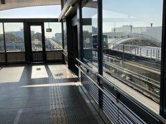 なんか嫌な予感…

乗る方向は間違えていないのに三宮方面？に向かってる…

途中Uターンする仕組みだったポートライナー、そうとは知らず、初日の悪夢再び…

３０分のロスの末、ようやく『神戸どうぶつ王国』到着。