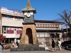 鎌倉駅旧駅舎時計台を通ります。
