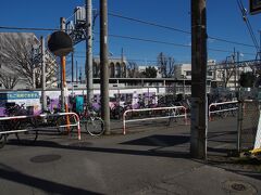 新京成線の電車。カラフルです。