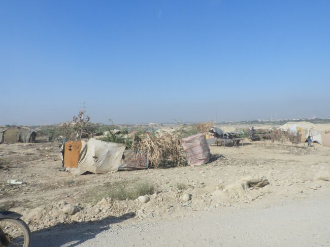 洪水被害の避難民の住居