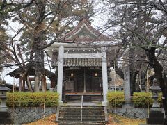 鶴岡城址公園内 荘内神社のお隣に護国神社があります