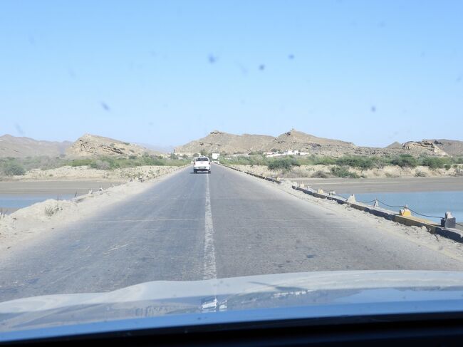 ヒンゴル川を越えて