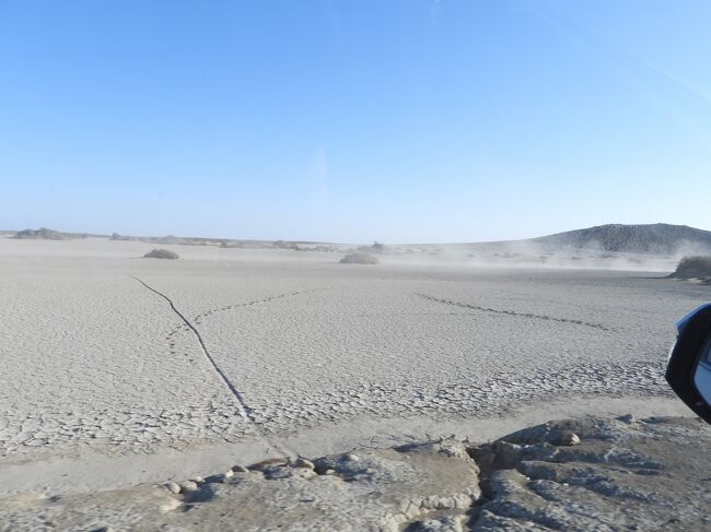 あたりが乾燥した泥っぽくなってっ来た。<br />チャンドラグプⅡへ車で向かいます<br />https://youtu.be/E94bZXJzrUA