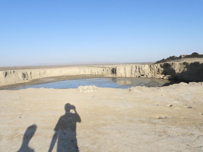 泥火山チャンドログプⅡの火口