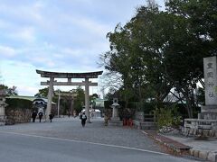 ●豊國神社

引き続き、「桜門」の向かいに鎮座する「豊國神社」へお参りを。
元々は1879年に中之島に創建され、戦後の1961年にこの地に遷座しており、やっぱり所縁のあるこの場所のほうがおさまりが良いですよね。