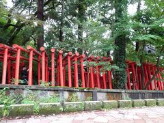 お～鳥居がいっぱいある。ここが石浦神社ですね。