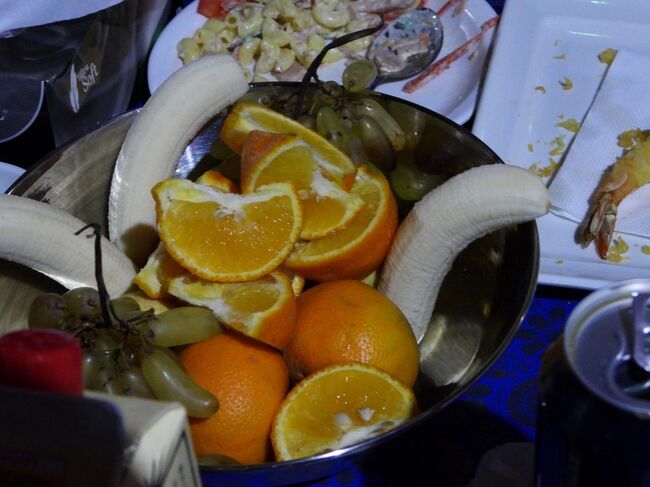 果物<br />ということで、コックさんが日本食も作ることができる人なので、食事がスパイス少なく胃腸にやさしくなりました。<br />夜は波の音を聞きながらおやすみなさい。