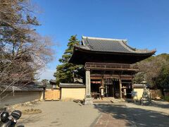 歩いて30分、加古川市の鶴林寺へ。