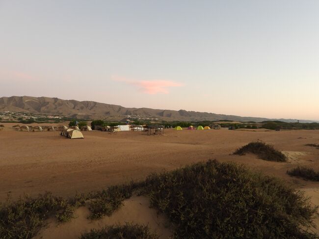 キャンプサイト<br />こういう時に、寝ている人、ダイニングでのんびりしている人、テント周辺でゆっくりしている人、私のように活動している人とか別れますね。