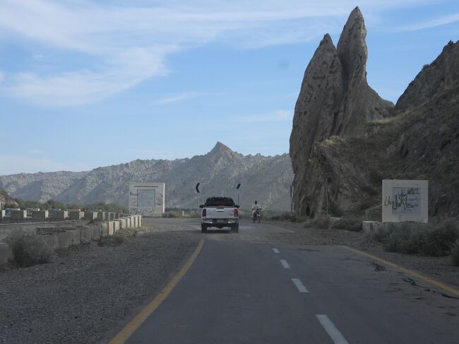 一昨日、夕日を見た橋へ