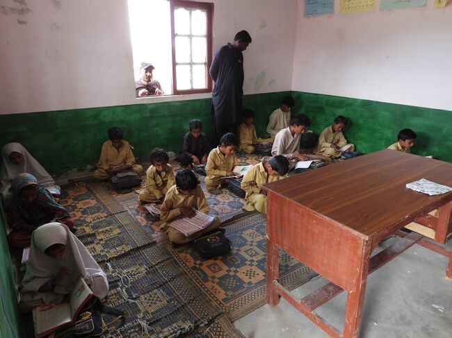 少ないですが女子生徒もいます