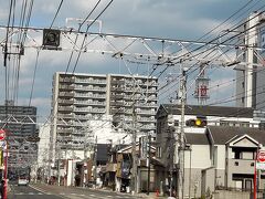 浜大津に下る電車通り。平日と違い車が殆ど見えない