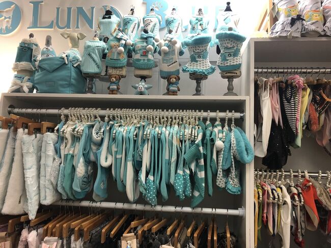 愛犬の洋服買いに。Luna blue Hawaii.