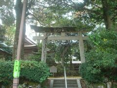 薬師の湯から徒歩3分程で三朝神社に到着。