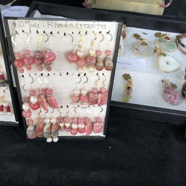 このピアス可愛い。購入しましたが日本に帰って早速1日目で片方無くしてしまいましたよ