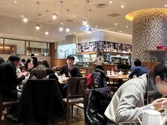 予約しておいた『鼎泰豊 銀座店』で夕食。

東京駅八重洲口店は、お正月三が日は予約できないということで銀座店にしました。