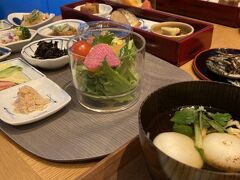 浅田　の朝ごはん
この朝食目当てで決めたホテル
朝食は薄味でいくらでも食べられそう
本日は
相方は箱根駅伝観戦　私はジブリ美術館へ
別行動　羽田で待ち合わせ