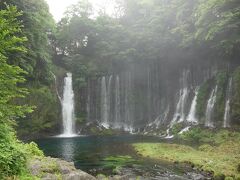 そして一番おおきな滝。白糸の滝。
いや、全部をまとめて白糸の滝なのかも。