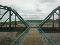 大井川。
ここで電車を眺めてみたいなあ。