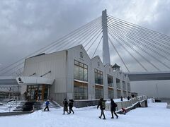 バスで青森駅に戻ってお昼を食べる場所探しです。昨日行ったA-Factoryにあったガレット屋さんが気になっていたので再訪問。