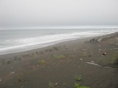 昨日は夜到着で見られなかった虎杖浜。

せっかくなので、浜辺を少し散策していきましょう。