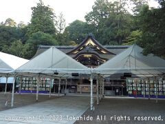 大神神社

11月14日の醸造安全祈願祭を控え、境内にはテントが張られて拝殿前に酒樽が並んでいます。


大神神社：https://oomiwa.or.jp
醸造安全祈願祭：https://oomiwa.or.jp/saiten/11-jouzouanzenkigansai
拝殿：https://oomiwa.or.jp/keidaimap/01-haiden/