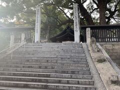 そのまま艮(うしとら)神社まで歩いていきました。
こちらの神社は映画「時をかける少女」のロケ地になったそうです。
