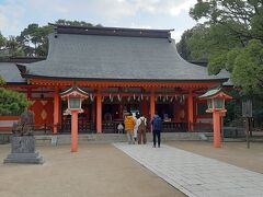 博多で有名な住吉神社まで歩いてみました。

筑前國一之宮で、１８００年以上の歴史があり、全国にある住吉神社の中でも一番古いそうです。

でも、１６００年以上昔と言ってる歴史は信じないことにしています。
だって、暦も日本に来てないんですよ。