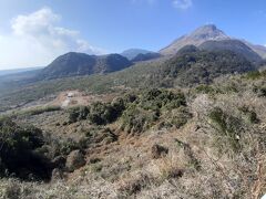 普賢岳の噴火で火砕流が流れ下った場所も分かりました。
やや緑に覆われてきたのが時の流れを感じさせます。