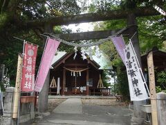 ホテルの隣の音無神社に参拝。
源頼朝ゆかりの神社です。