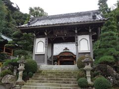 神社から３分で東林寺。