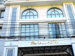 The Salil Hotel Sukhumvit 57 Thonglor
https://www.thesalilhotels.com/sukhumvit57/?_ga=2.15159990.1870387323.1673054472-1565475525.1667162555

バンコク市内に何軒かあるサリルホテル、どこもとっても可愛らしい空間造りなんで、前にバンコク来た時も別のサリルに泊まりましたが、このトンローのホテルに泊まってみたいかったの～
でも、新しく出来たリバーサイドのサリルも狙っています♪
https://thesalilriverside.com/