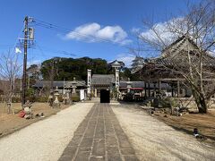 平戸城のそばにある亀岡神社です。