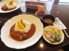 前回、2019年に来た時は「ビーフシチューカレー」（税込1,296円）を食べました。