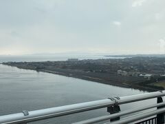 乗ってて気づきましたが、この橋は江島大橋。直角に見える画像で有名なベタ踏橋。