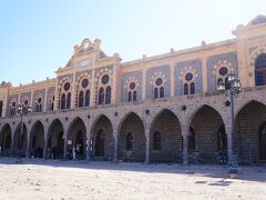 市内観光バスは1日乗り降り自由。最初に向かったのは、ヒジャーズ鉄道博物館 Al Hejaz Railway Station。かつてシリアのダマスカスからメディナまで結ばれていた鉄道の駅跡がミュージアムに改装されています。