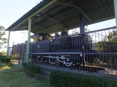 まずは昔の機関車の展示。