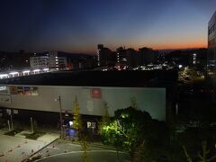 佐賀駅前のホテルの窓から。今日もいい天気。

