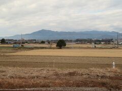 相武台下駅辺りから
丹沢山地の大山が見えてきました。
学生時代にはよく丹沢の山を登ったので懐かしい。